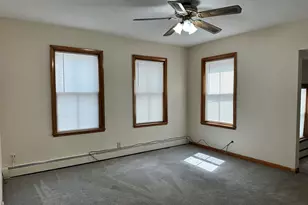 19 Cushing St, Waltham, MA 02453 - Photo 4