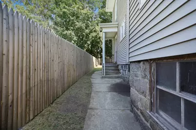 692 Walnut St, Fall River, MA 02720 - Photo 4