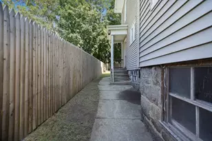 692 Walnut St, Fall River, MA 02720 - Photo 4