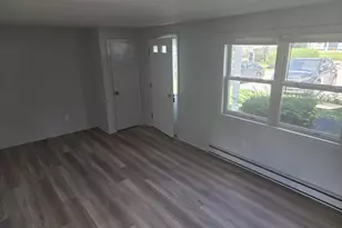 4 Town House Ct, Spencer, MA 01542 - Photo 2