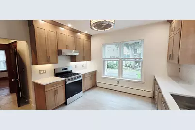 102-104 Bayswater St #104, Boston, MA 02128 - Photo 2