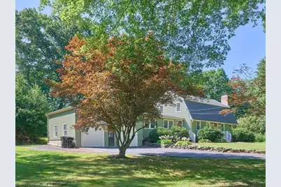 69 Walnut St, Upton, MA 01568 - Photo 4