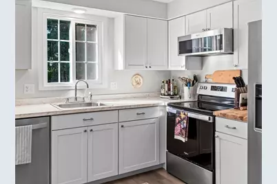69 Walnut St, Upton, MA 01568 - Photo 12