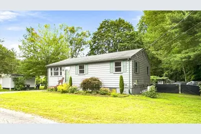 8 Cross St, Halifax, MA 02338 - Photo 4
