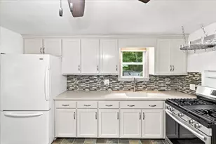 8 Cross St, Halifax, MA 02338 - Photo 8