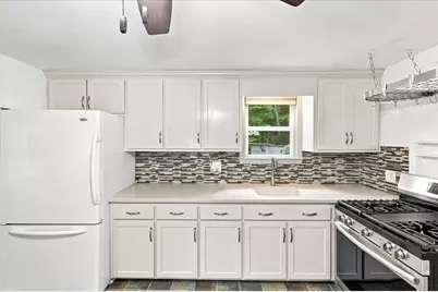 8 Cross St, Halifax, MA 02338 - Photo 10