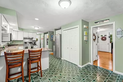 4 Mulberry Street, Groveland, MA 01834 - Photo 8