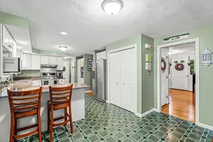 4 Mulberry St, Groveland, MA 01834 - Photo 8
