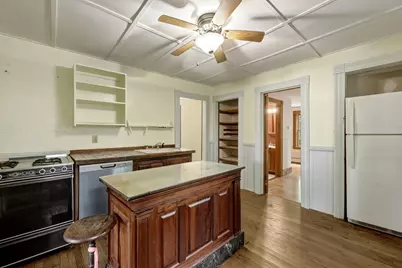 52 Baker St, Amherst, MA 01002 - Photo 4