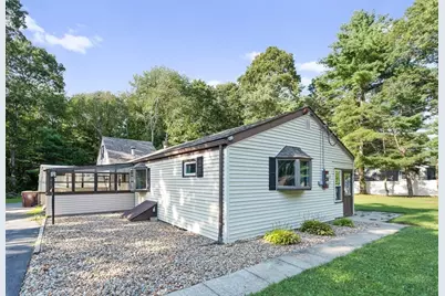 33 Park Dr, Acushnet, MA 02743 - Photo 1