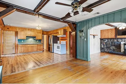 64 Stewart St, Chicopee, MA 01020 - Photo 10