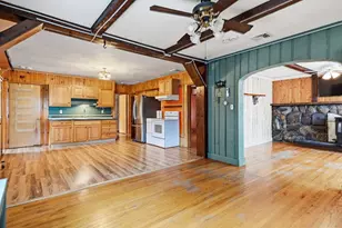 64 Stewart St, Chicopee, MA 01020 - Photo 10