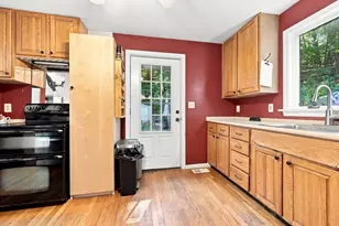 79 Waverly Rd, Woburn, MA 01801 - Photo 10
