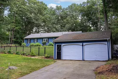 17 Gardner Ave, Sturbridge, MA 01566 - Photo 2