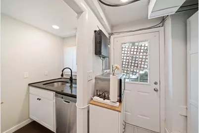 12 Marivista Ave, Waltham, MA 02451 - Photo 12