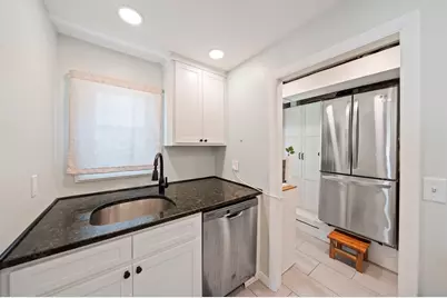 12 Marivista Ave, Waltham, MA 02451 - Photo 10