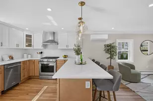 24-1/2 N Central St, Peabody, MA 01960 - Photo 8