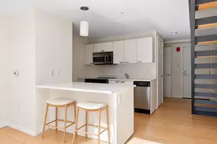 1 Earhart St, Cambridge, MA 02141 - Photo 4