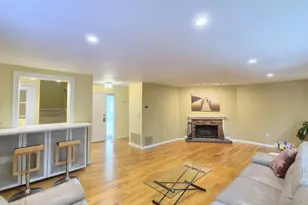 7 Indian Dawn, Wayland, MA 01778 - Photo 2