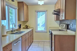 7 Indian Dawn, Wayland, MA 01778 - Photo 14