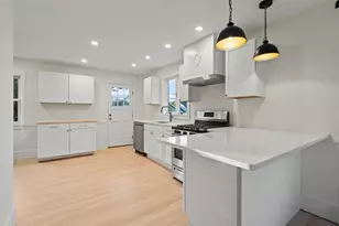 42 Chase St, Danvers, MA 01923 - Photo 12