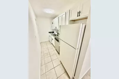80 Cambridge #23, Woburn, MA 01801 - Photo 2