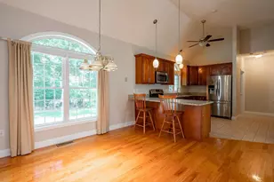 30 Holly Ln, Dracut, MA 01826 - Photo 8