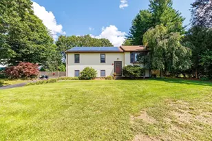 39 Elm St, Auburn, MA 01501 - Photo 2