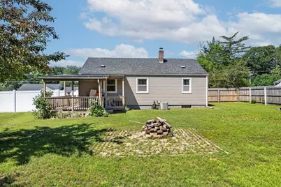 133 Denwall Dr, Springfield, MA 01119 - Photo 2