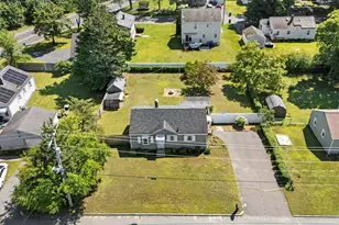 133 Denwall Dr, Springfield, MA 01119 - Photo 4