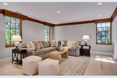 72 Beverly Rd, Brookline, MA 02467 - Photo 18