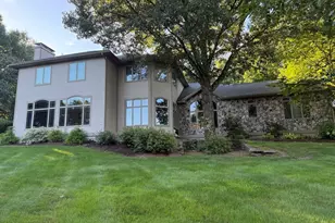 82 Mountain View Dr, Belchertown, MA 01007 - Photo 2