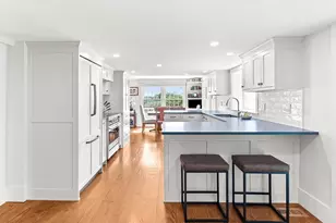 151 Oakland St, Wellesley, MA 02481 - Photo 4