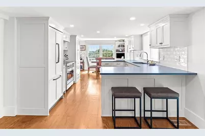 151 Oakland Street, Wellesley, MA 02481 - Photo 4
