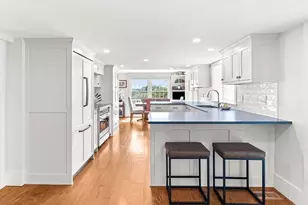 151 Oakland St, Wellesley, MA 02481 - Photo 4
