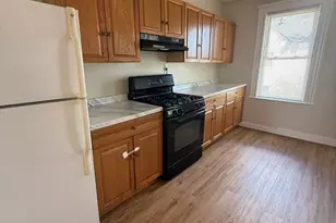 72 Lowell, Peabody, MA 01960 - Photo 4