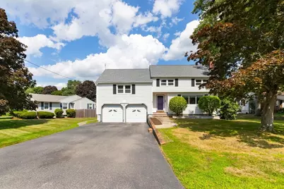 4 Mayflower, Stoneham, MA 02180 - Photo 2