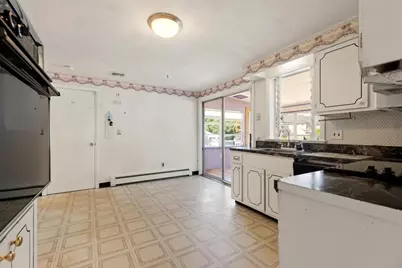 4 Mayflower, Stoneham, MA 02180 - Photo 12
