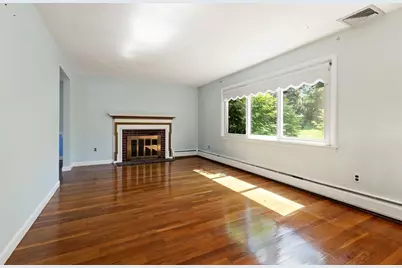 4 Mayflower, Stoneham, MA 02180 - Photo 6
