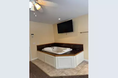 1015 Forbes St, New Bedford, MA 02745 - Photo 10