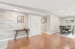53 Bradford Rd, Framingham, MA 01701 - Photo 6