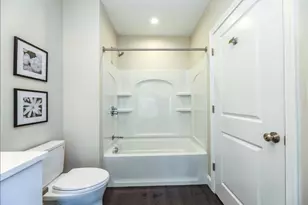 4945 Washington, Boston, MA 02132 - Photo 20