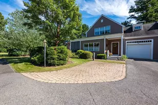 20 Hathaway Pond Cir, Rochester, MA 02770 - Photo 2