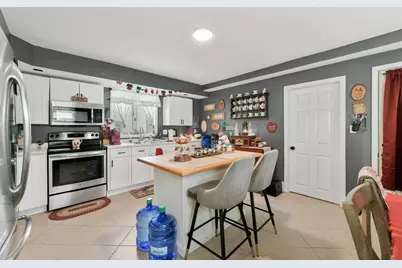 76 Plain St, Taunton, MA 02780 - Photo 18