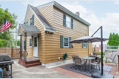 119 Lawrence St, Methuen, MA 01844 - Photo 4