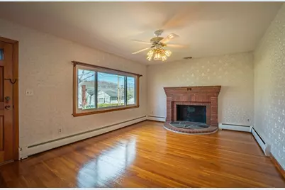 7 Cedarcrest Rd, Salem, MA 01970 - Photo 4