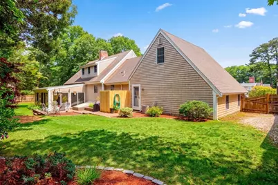 12 Quail Hollow Rd, Dennis, MA 02638 - Photo 4