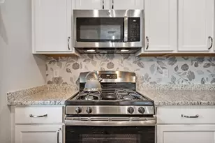 8 Sanborn St, Reading, MA 01867 - Photo 10