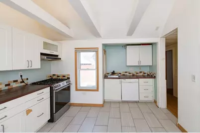 7 Cross St, Natick, MA 01760 - Photo 4