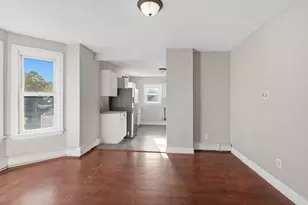 103 West St, Holyoke, MA 01040 - Photo 8